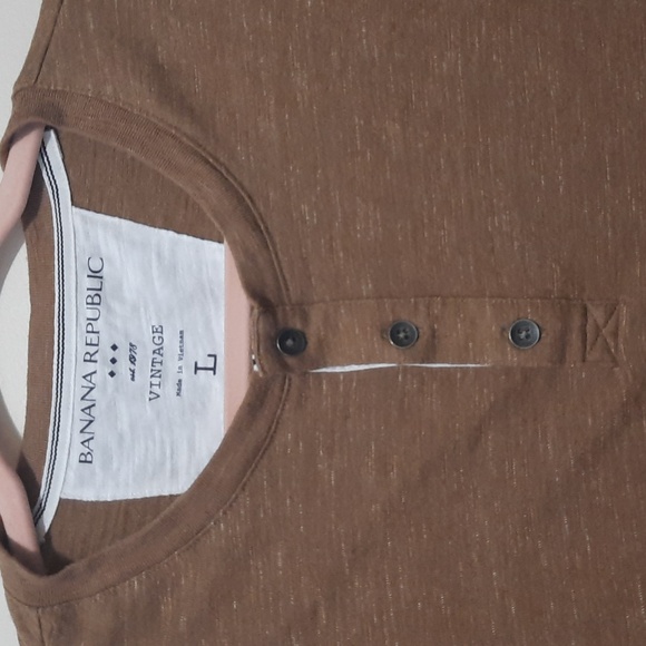 Banana Republic Brown Short Sleeve Henley - Picture 4 of 5